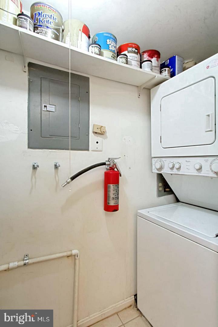 10208-C ASHBROOKE CT #19, OAKTON, Virginia 22124, 2 Bedrooms Bedrooms, 5 Rooms Rooms,2 BathroomsBathrooms,Residential,For sale,10208-C ASHBROOKE CT #19,VAFX2293732 MLS # VAFX2293732