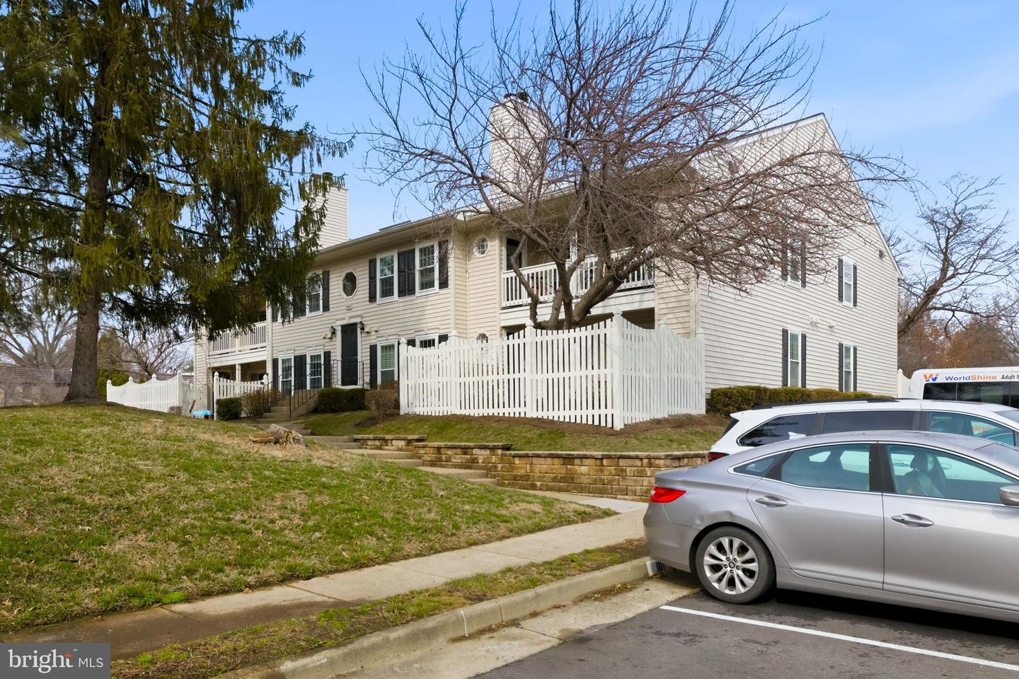 10208-C ASHBROOKE CT #19, OAKTON, Virginia 22124, 2 Bedrooms Bedrooms, 5 Rooms Rooms,2 BathroomsBathrooms,Residential,For sale,10208-C ASHBROOKE CT #19,VAFX2293732 MLS # VAFX2293732