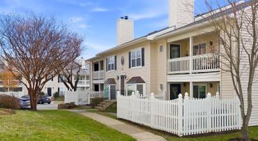 10208-C ASHBROOKE CT #19, OAKTON, Virginia 22124, 2 Bedrooms Bedrooms, 5 Rooms Rooms,2 BathroomsBathrooms,Residential,For sale,10208-C ASHBROOKE CT #19,VAFX2293732 MLS # VAFX2293732