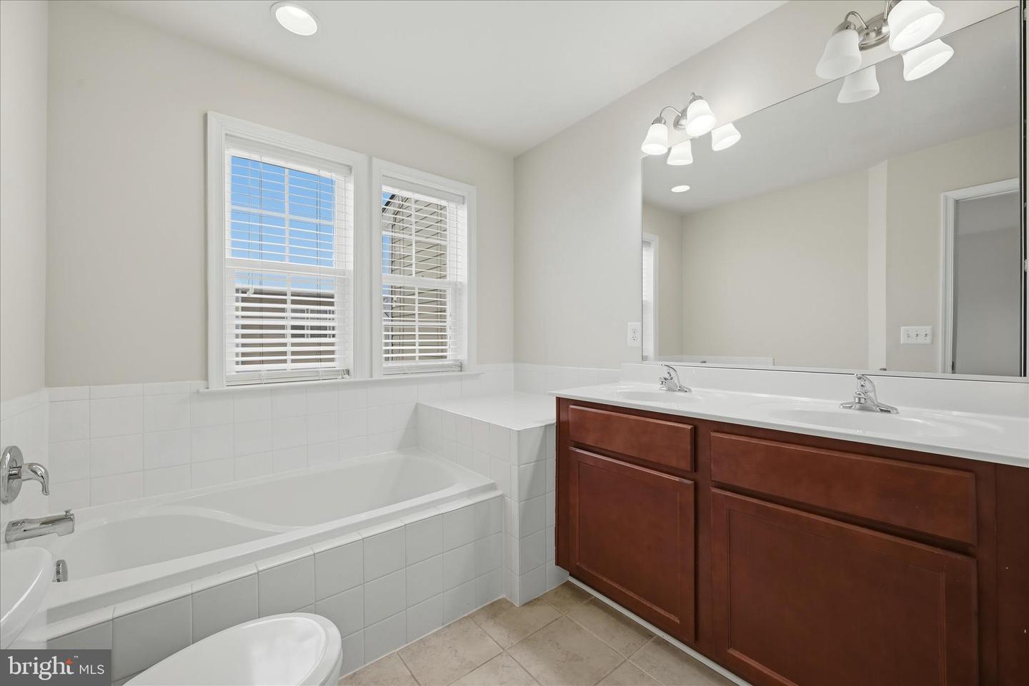 244 SCHRAMM LOOP, STEPHENS CITY, Virginia 22655, 3 Bedrooms Bedrooms, ,3 BathroomsBathrooms,Residential,For sale,244 SCHRAMM LOOP,VAFV2039958 MLS # VAFV2039958