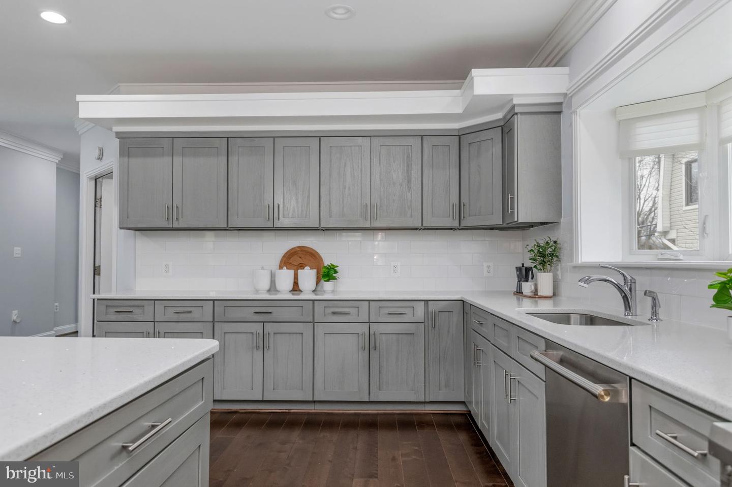 7908 HOLMES RUN DR, FALLS CHURCH, Virginia 22042, 6 Bedrooms Bedrooms, ,6 BathroomsBathrooms,Residential,For sale,7908 HOLMES RUN DR,VAFX2294146 MLS # VAFX2294146 7908 HOLMES RUN DR, FALLS CHURCH, Virginia 22042, 6 Bedrooms Bedrooms, ,6 BathroomsBathrooms,Residential,For sale,7908 HOLMES RUN DR,VAFX2294146 MLS # VAFX2294146