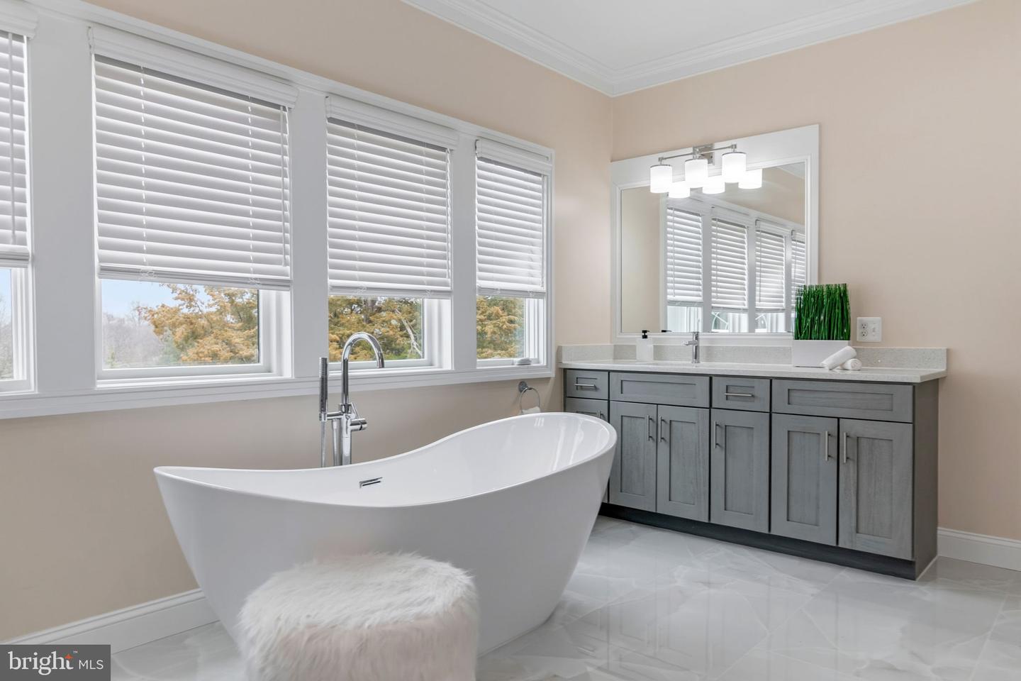 7908 HOLMES RUN DR, FALLS CHURCH, Virginia 22042, 6 Bedrooms Bedrooms, ,6 BathroomsBathrooms,Residential,For sale,7908 HOLMES RUN DR,VAFX2294146 MLS # VAFX2294146 7908 HOLMES RUN DR, FALLS CHURCH, Virginia 22042, 6 Bedrooms Bedrooms, ,6 BathroomsBathrooms,Residential,For sale,7908 HOLMES RUN DR,VAFX2294146 MLS # VAFX2294146