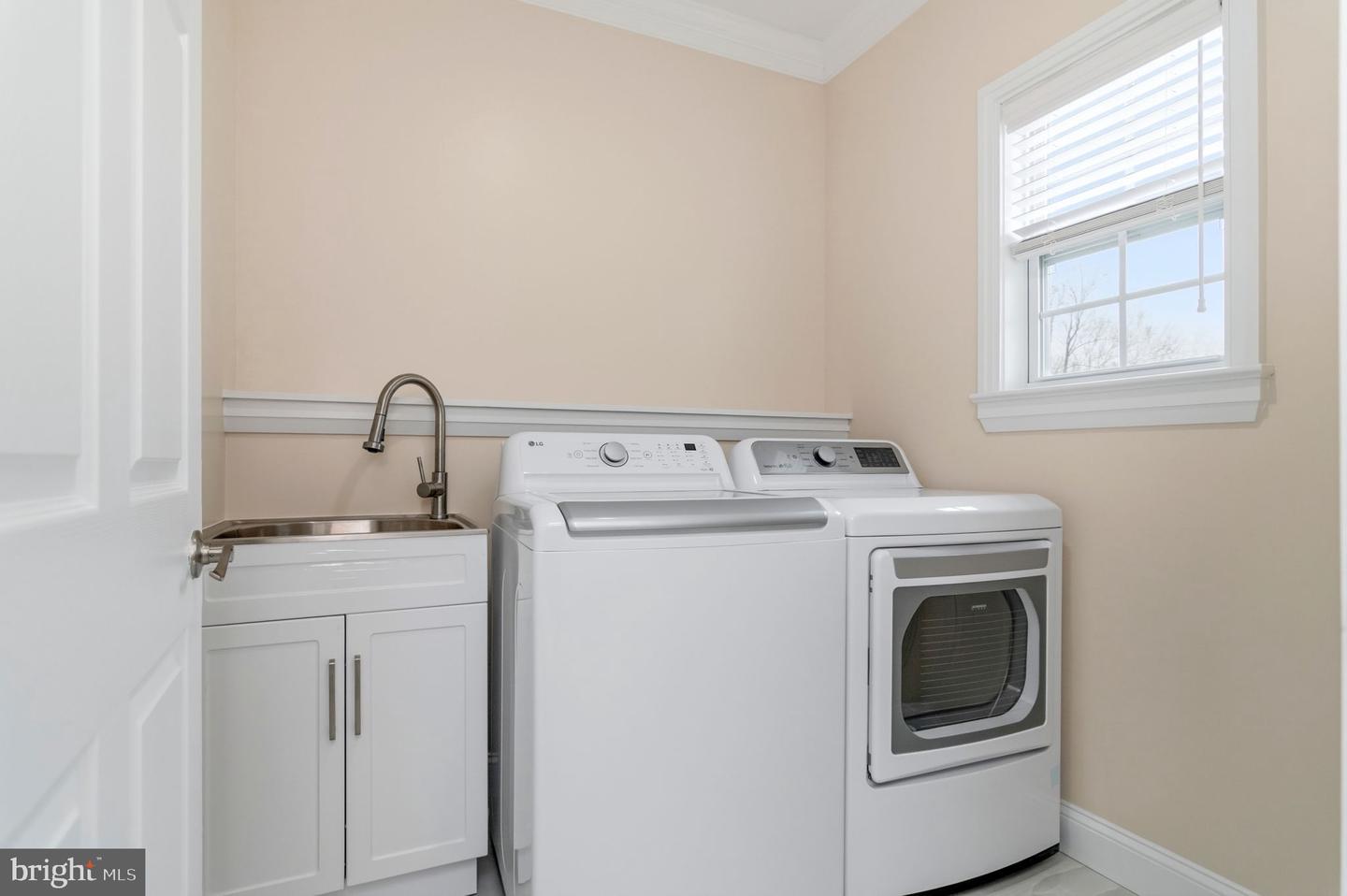 7908 HOLMES RUN DR, FALLS CHURCH, Virginia 22042, 6 Bedrooms Bedrooms, ,6 BathroomsBathrooms,Residential,For sale,7908 HOLMES RUN DR,VAFX2294146 MLS # VAFX2294146 7908 HOLMES RUN DR, FALLS CHURCH, Virginia 22042, 6 Bedrooms Bedrooms, ,6 BathroomsBathrooms,Residential,For sale,7908 HOLMES RUN DR,VAFX2294146 MLS # VAFX2294146