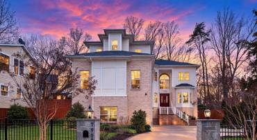 7908 HOLMES RUN DR, FALLS CHURCH, Virginia 22042, 6 Bedrooms Bedrooms, ,6 BathroomsBathrooms,Residential,For sale,7908 HOLMES RUN DR,VAFX2294146 MLS # VAFX2294146