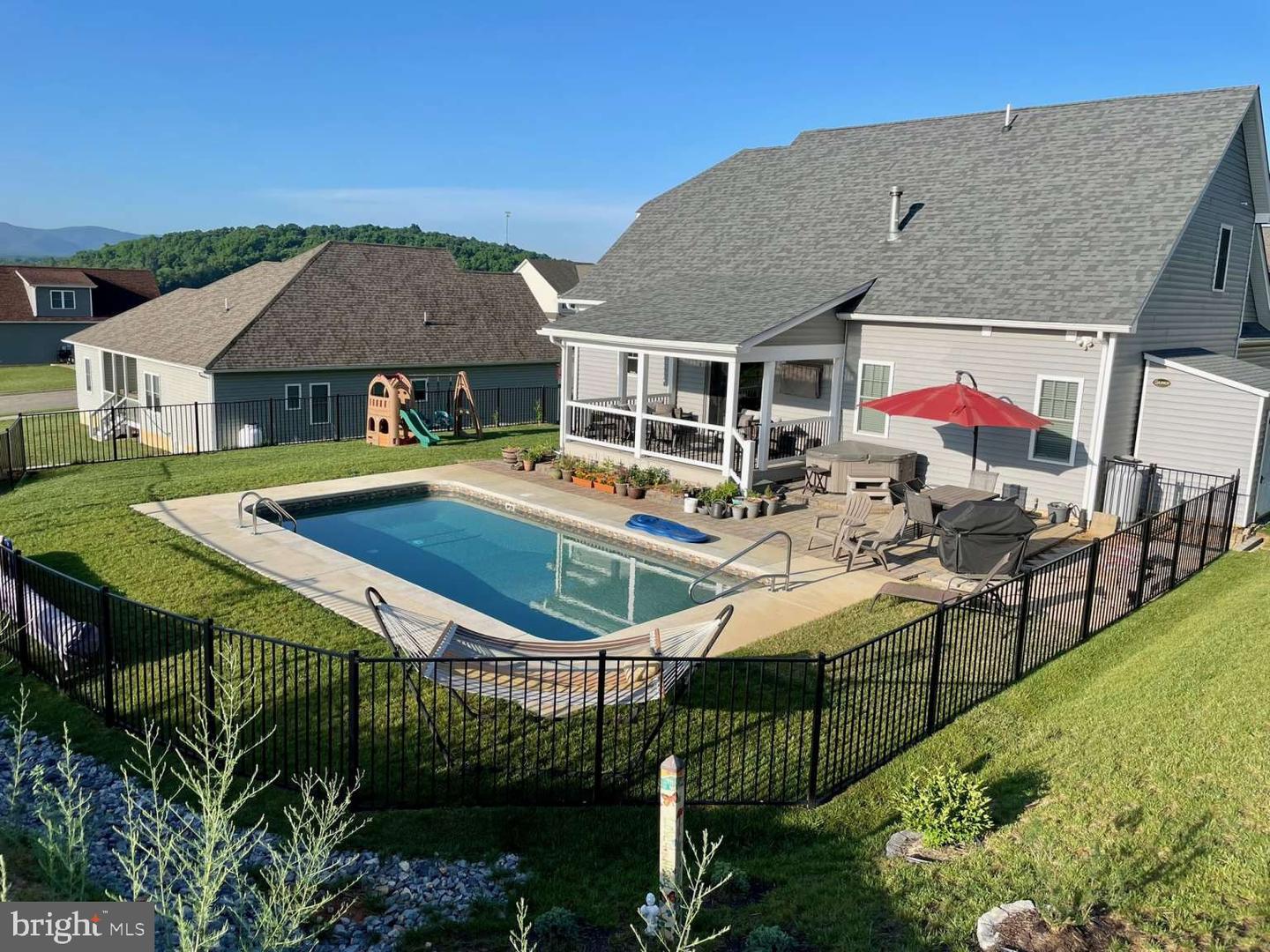 115 HULL HILLS LN, STAUNTON, Virginia 24401, 4 Bedrooms Bedrooms, 10 Rooms Rooms,2 BathroomsBathrooms,Residential,For sale,115 HULL HILLS LN,VAAG2002756 MLS # VAAG2002756