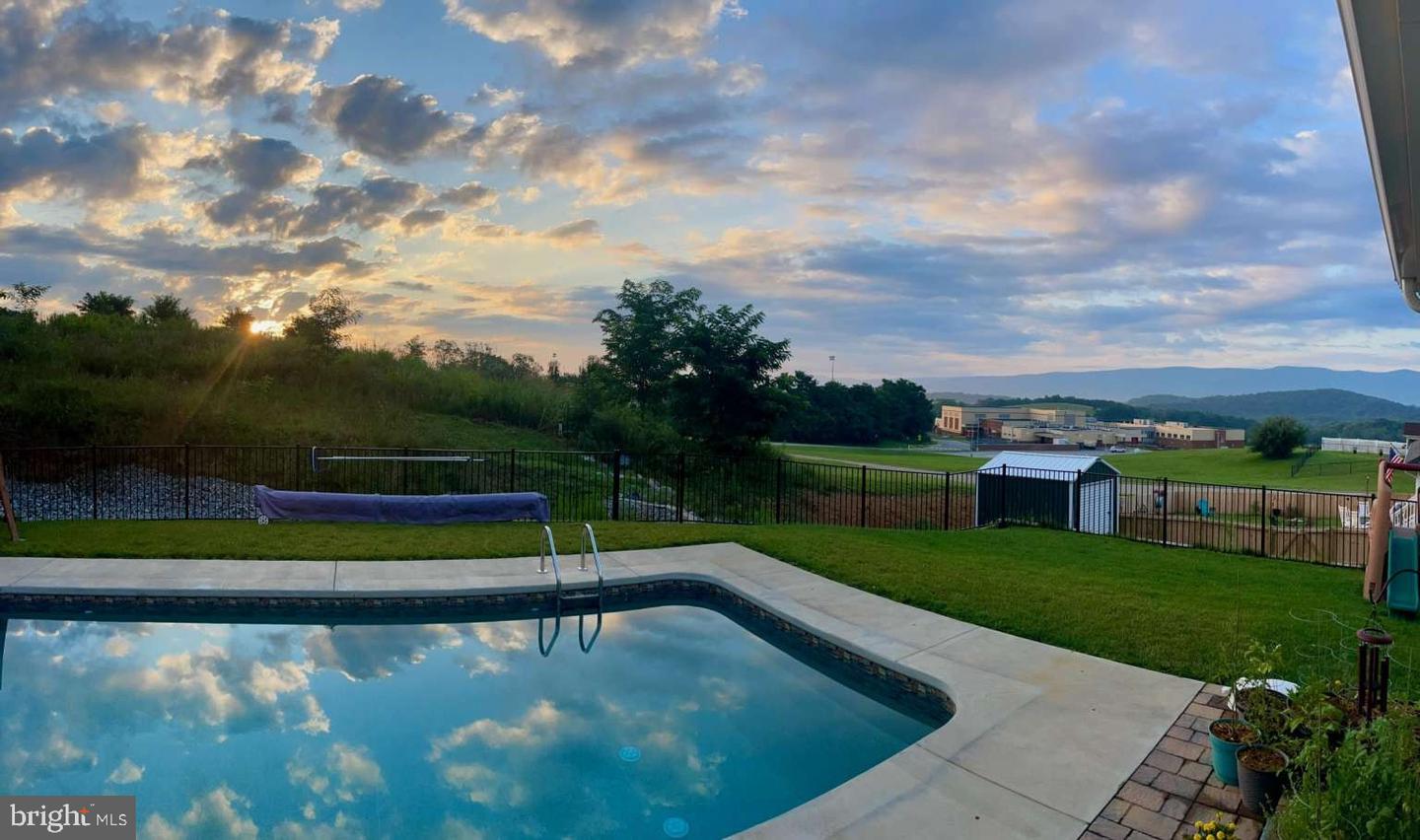 115 HULL HILLS LN, STAUNTON, Virginia 24401, 4 Bedrooms Bedrooms, 10 Rooms Rooms,2 BathroomsBathrooms,Residential,For sale,115 HULL HILLS LN,VAAG2002756 MLS # VAAG2002756