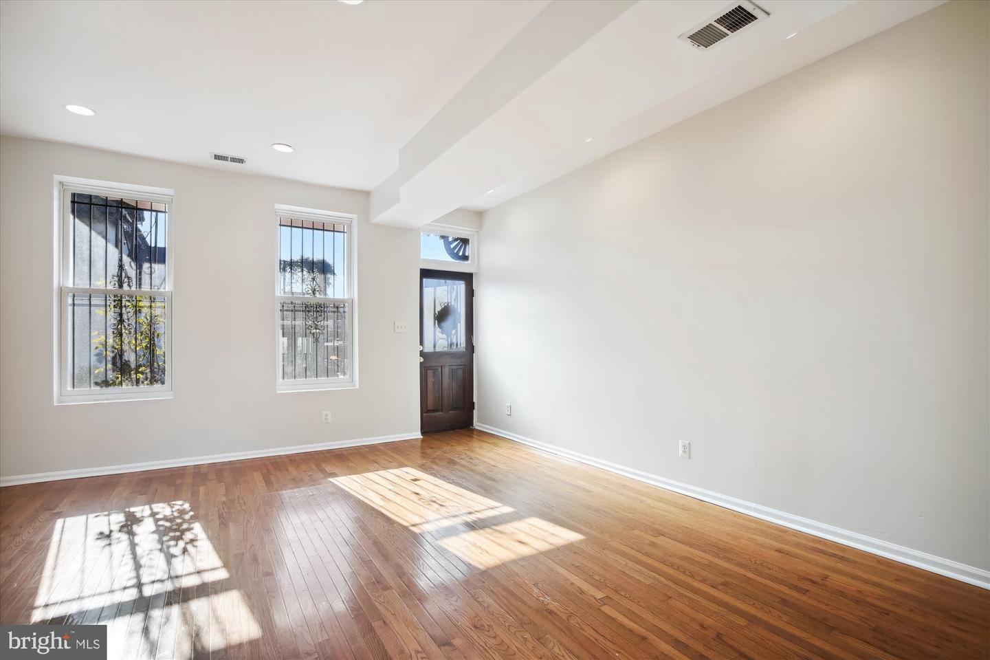 309 U ST NW, WASHINGTON, District Of Columbia 20001, 3 Bedrooms Bedrooms, ,1 BathroomBathrooms,Residential,For sale,309 U ST NW,DCDC2153866 MLS # DCDC2153866