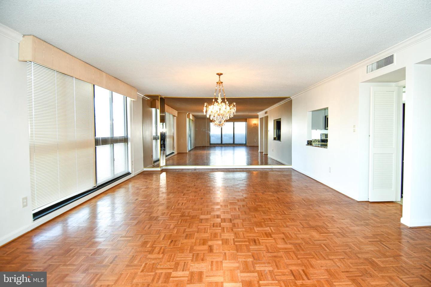 1101 ARLINGTON RIDGE ROAD #316, ARLINGTON, Virginia 22202, 3 Bedrooms Bedrooms, ,3 BathroomsBathrooms,Residential,For sale,1101 ARLINGTON RIDGE ROAD #316,VAAR2064610 MLS # VAAR2064610