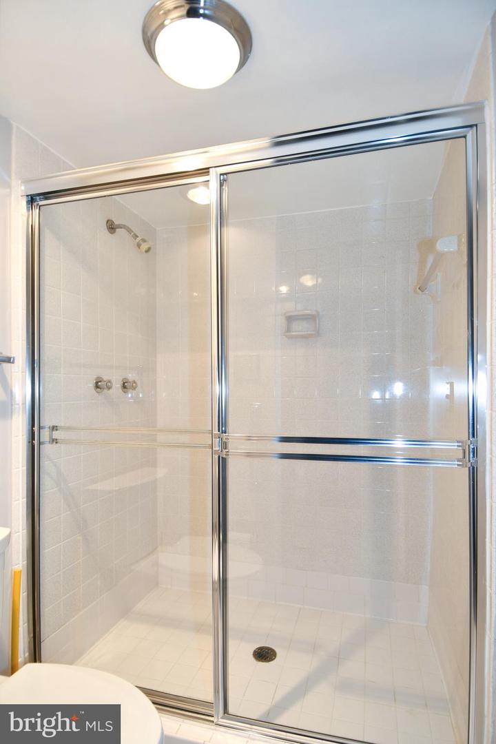 1101 ARLINGTON RIDGE ROAD #316, ARLINGTON, Virginia 22202, 3 Bedrooms Bedrooms, ,3 BathroomsBathrooms,Residential,For sale,1101 ARLINGTON RIDGE ROAD #316,VAAR2064610 MLS # VAAR2064610