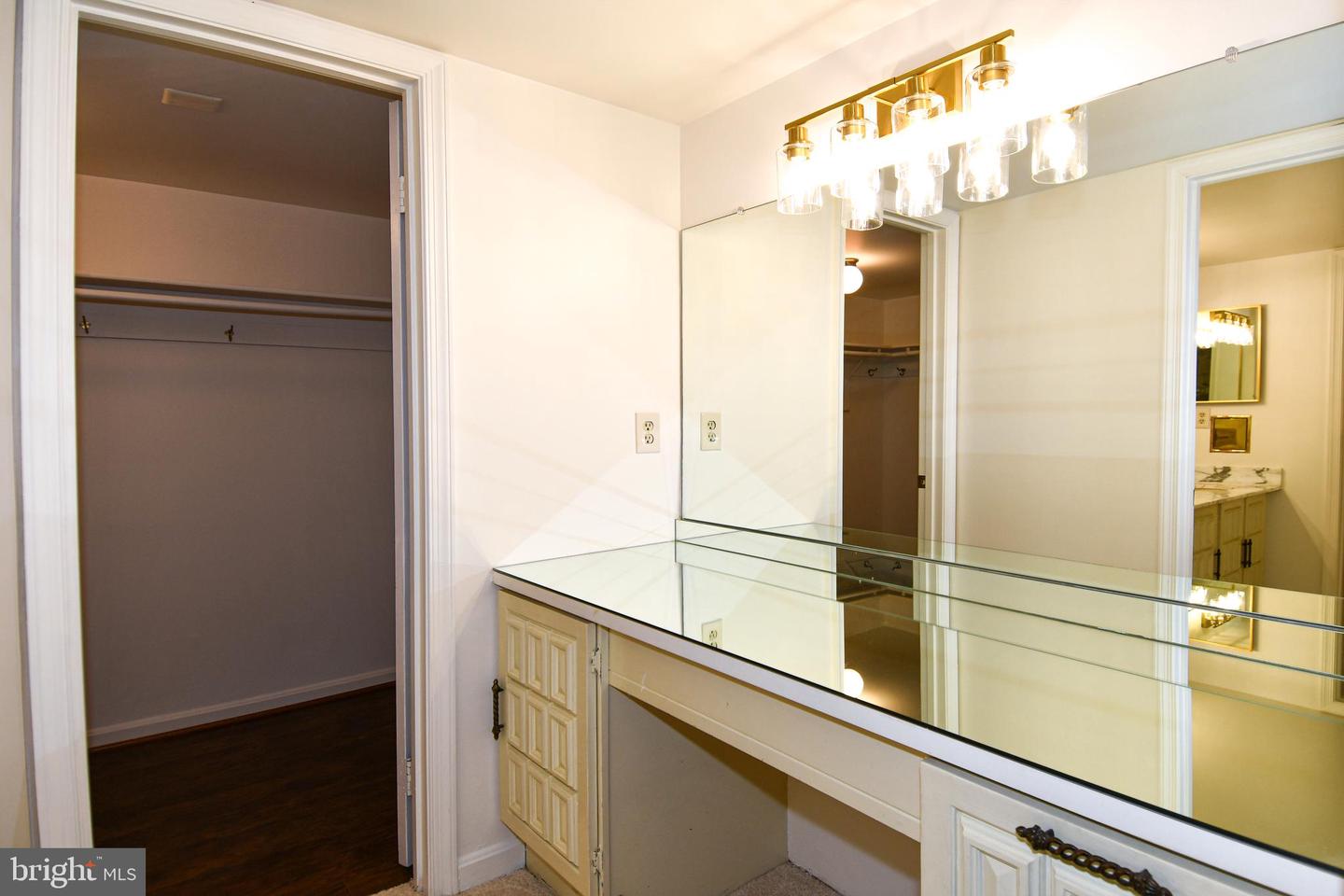 1101 ARLINGTON RIDGE ROAD #316, ARLINGTON, Virginia 22202, 3 Bedrooms Bedrooms, ,3 BathroomsBathrooms,Residential,For sale,1101 ARLINGTON RIDGE ROAD #316,VAAR2064610 MLS # VAAR2064610