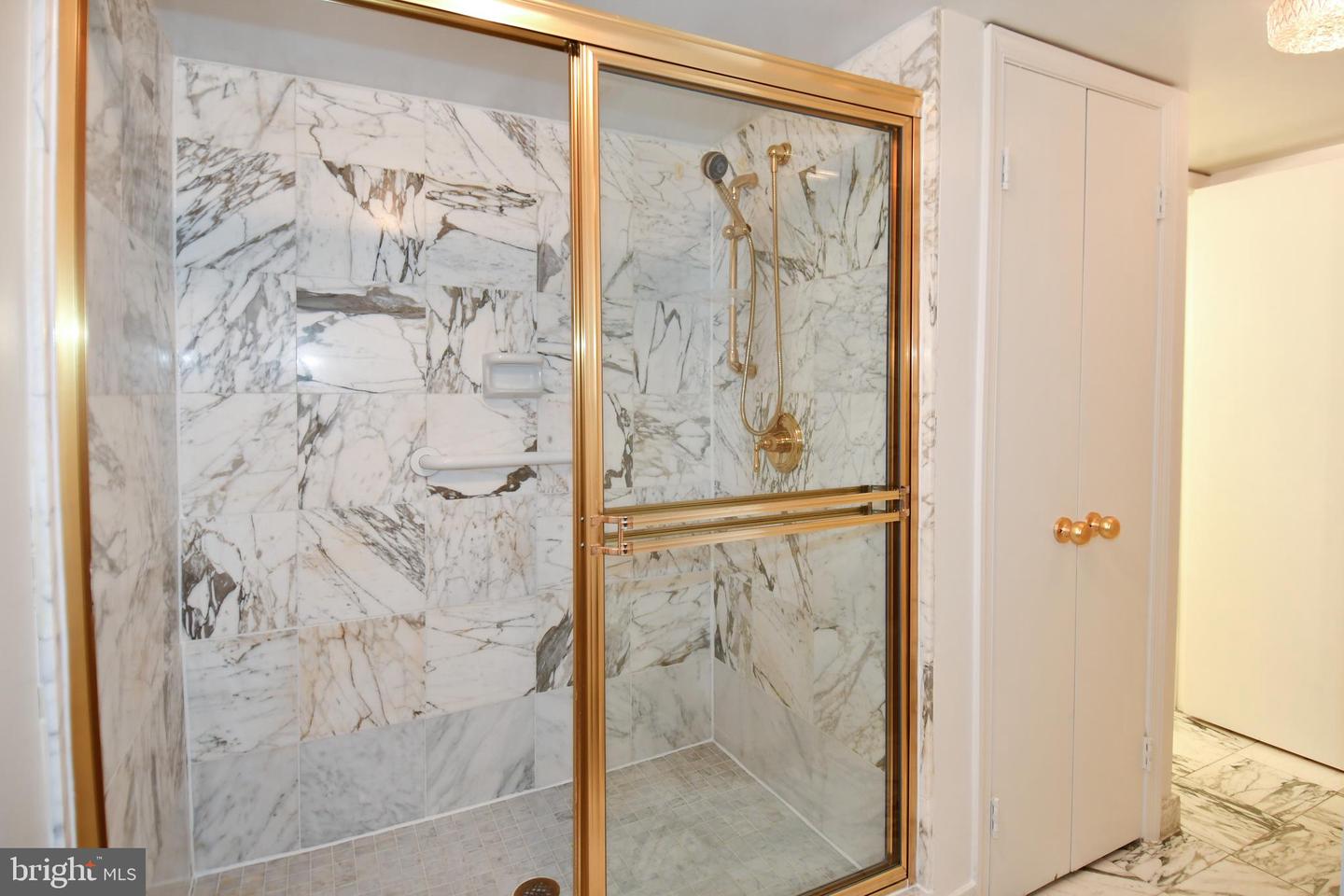 1101 ARLINGTON RIDGE ROAD #316, ARLINGTON, Virginia 22202, 3 Bedrooms Bedrooms, ,3 BathroomsBathrooms,Residential,For sale,1101 ARLINGTON RIDGE ROAD #316,VAAR2064610 MLS # VAAR2064610