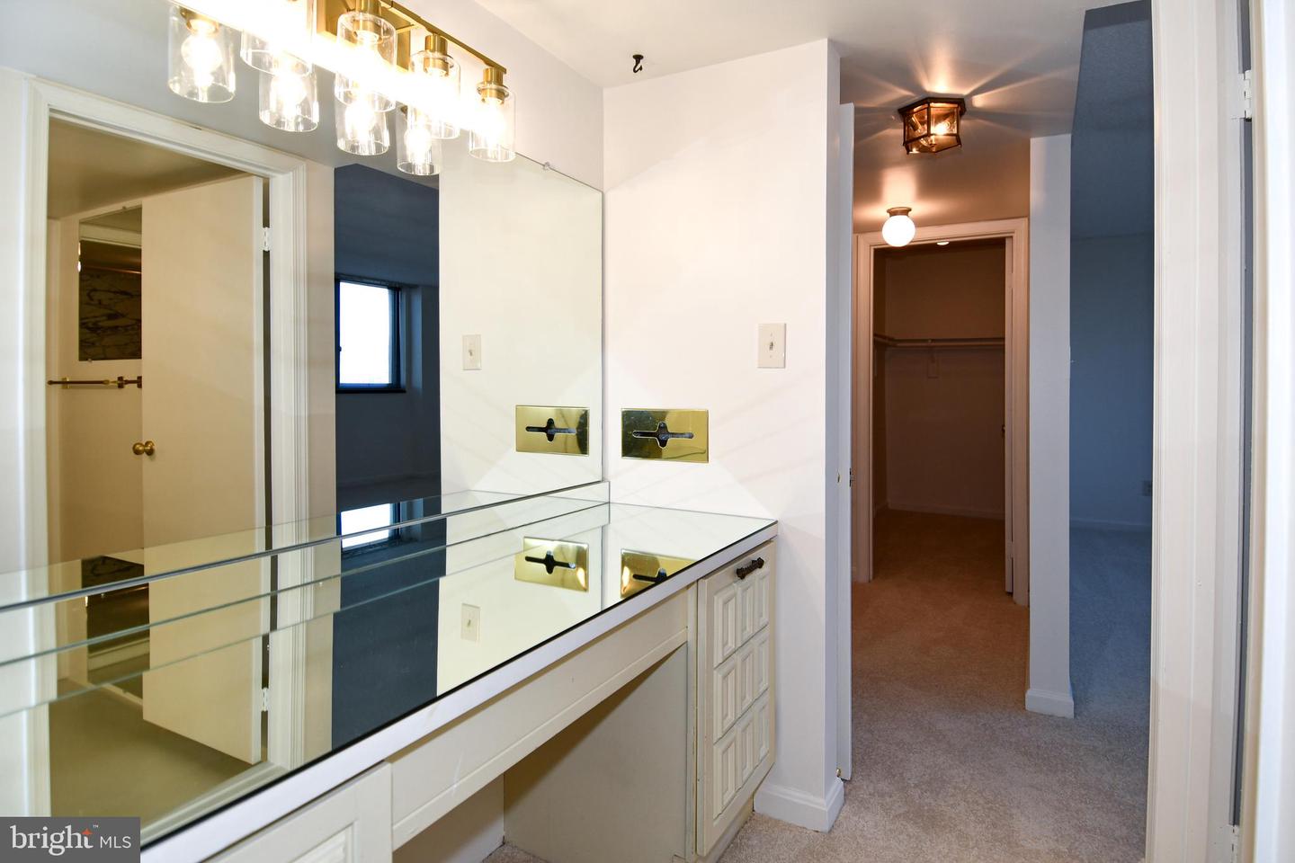 1101 ARLINGTON RIDGE ROAD #316, ARLINGTON, Virginia 22202, 3 Bedrooms Bedrooms, ,3 BathroomsBathrooms,Residential,For sale,1101 ARLINGTON RIDGE ROAD #316,VAAR2064610 MLS # VAAR2064610