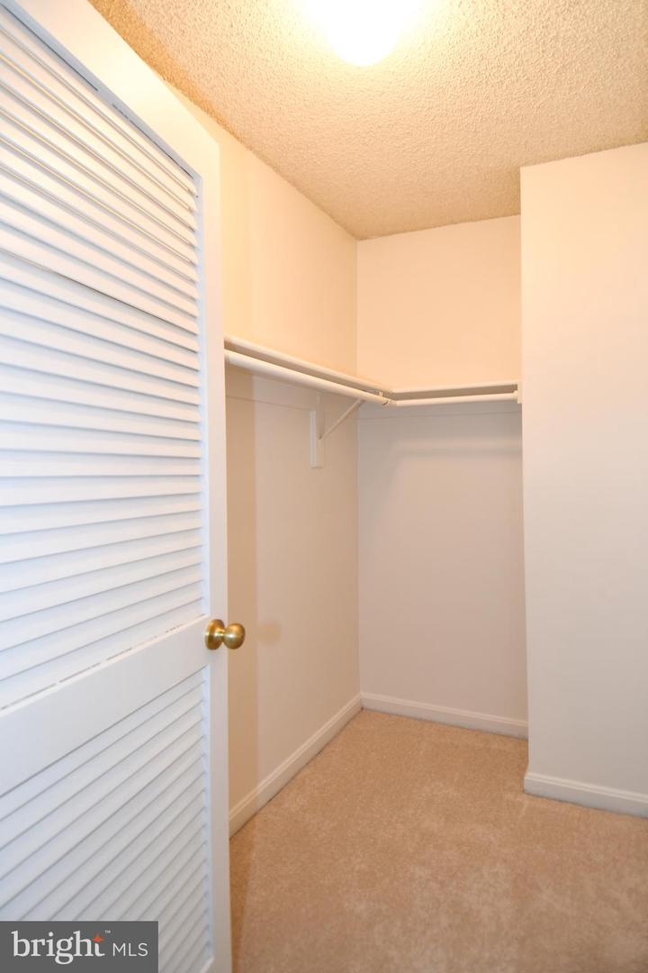 1101 ARLINGTON RIDGE ROAD #316, ARLINGTON, Virginia 22202, 3 Bedrooms Bedrooms, ,3 BathroomsBathrooms,Residential,For sale,1101 ARLINGTON RIDGE ROAD #316,VAAR2064610 MLS # VAAR2064610