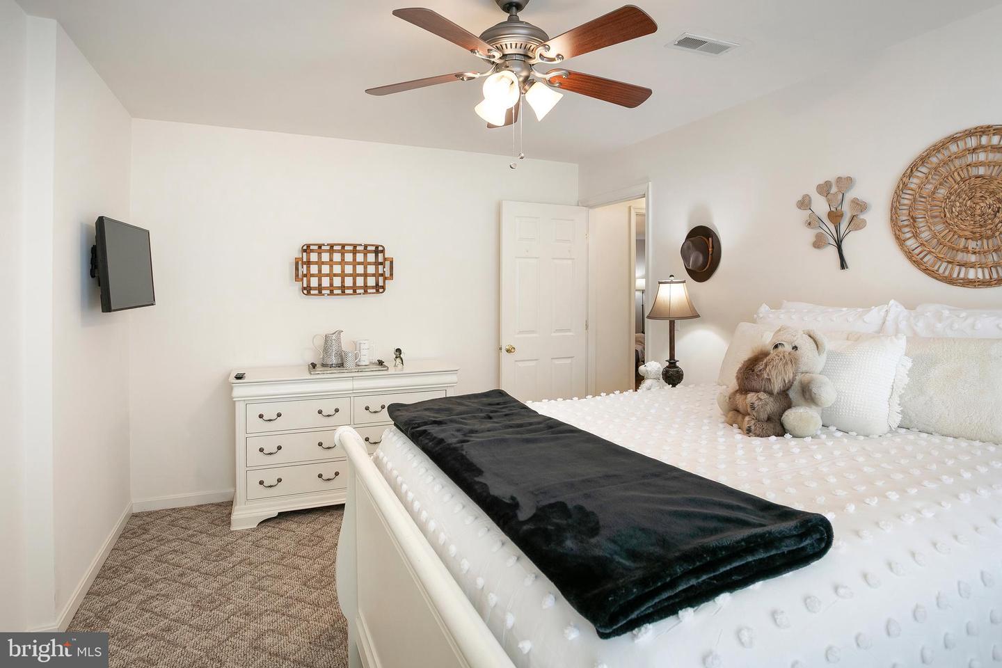 2203 LAKEVIEW PKWY, LOCUST GROVE, Virginia 22508, 4 Bedrooms Bedrooms, 18 Rooms Rooms,3 BathroomsBathrooms,Residential,For sale,2203 LAKEVIEW PKWY,VAOR2013394 MLS # VAOR2013394