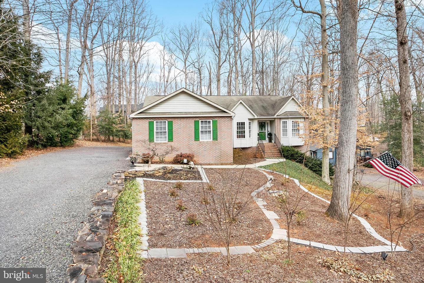 2203 LAKEVIEW PKWY, LOCUST GROVE, Virginia 22508, 4 Bedrooms Bedrooms, 18 Rooms Rooms,3 BathroomsBathrooms,Residential,For sale,2203 LAKEVIEW PKWY,VAOR2013394 MLS # VAOR2013394