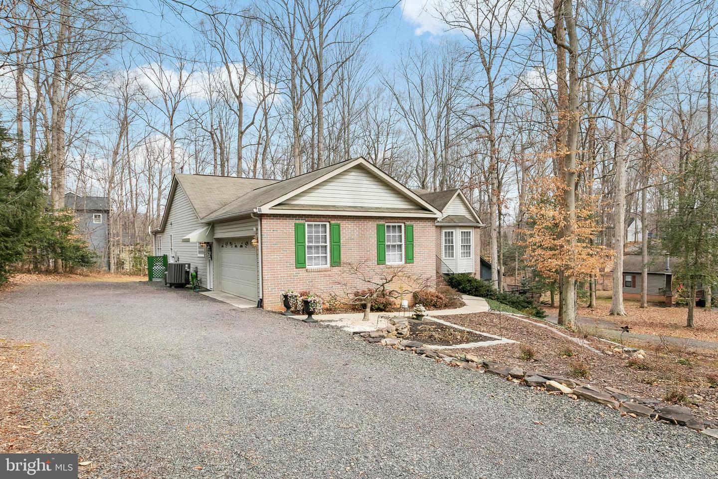 2203 LAKEVIEW PKWY, LOCUST GROVE, Virginia 22508, 4 Bedrooms Bedrooms, 18 Rooms Rooms,3 BathroomsBathrooms,Residential,For sale,2203 LAKEVIEW PKWY,VAOR2013394 MLS # VAOR2013394