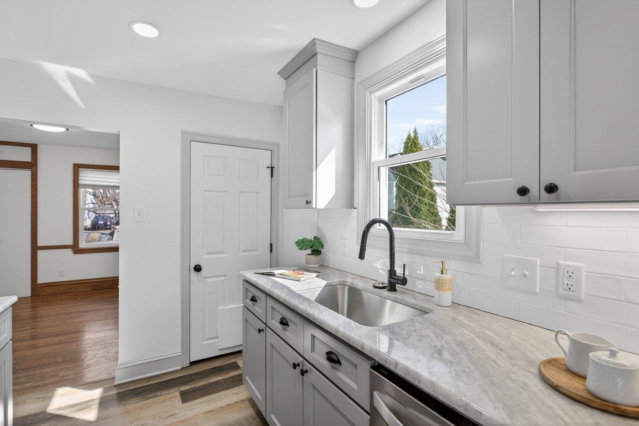 455 E ELIZABETH ST, HARRISONBURG, Virginia 22802, 2 Bedrooms Bedrooms, ,1 BathroomBathrooms,Residential,455 E ELIZABETH ST,674081 MLS # 674081