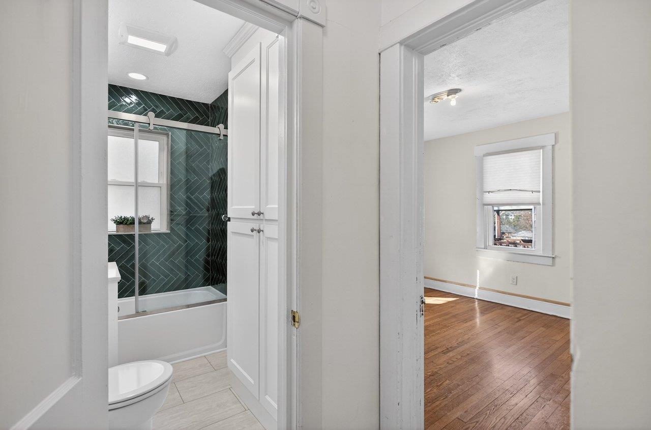 455 E ELIZABETH ST, HARRISONBURG, Virginia 22802, 2 Bedrooms Bedrooms, ,1 BathroomBathrooms,Residential,455 E ELIZABETH ST,674081 MLS # 674081