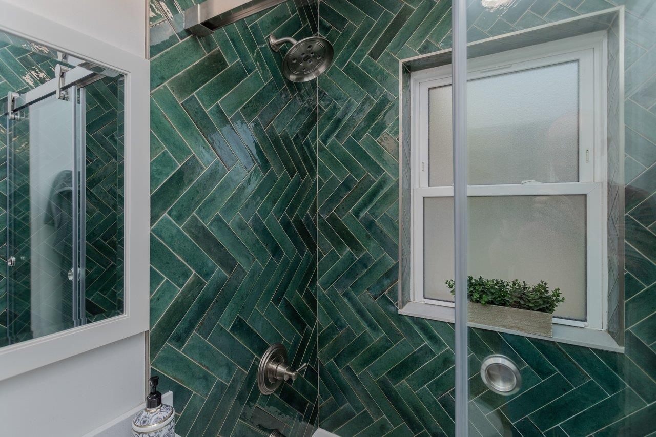 455 E ELIZABETH ST, HARRISONBURG, Virginia 22802, 2 Bedrooms Bedrooms, ,1 BathroomBathrooms,Residential,455 E ELIZABETH ST,674081 MLS # 674081