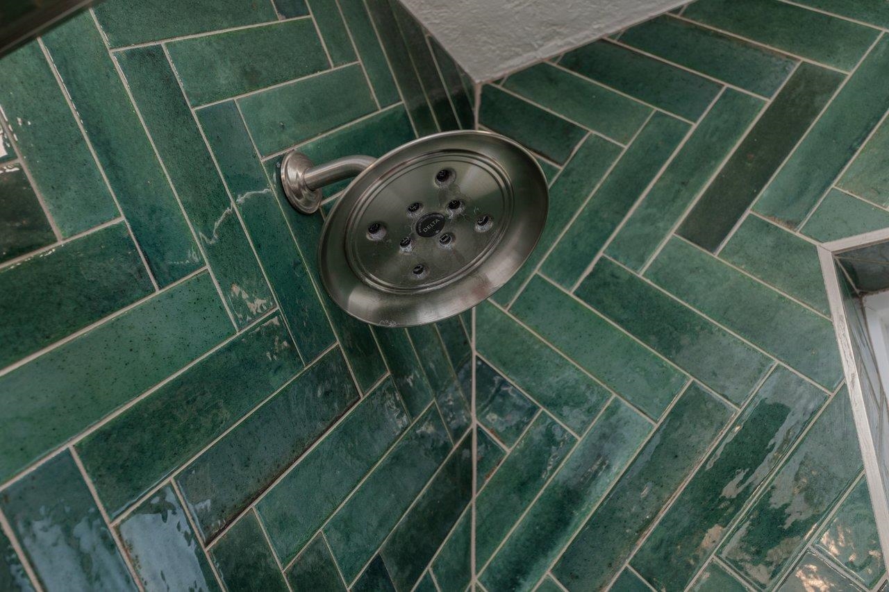 455 E ELIZABETH ST, HARRISONBURG, Virginia 22802, 2 Bedrooms Bedrooms, ,1 BathroomBathrooms,Residential,455 E ELIZABETH ST,674081 MLS # 674081