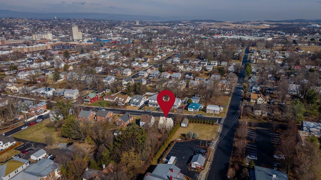 455 E ELIZABETH ST, HARRISONBURG, Virginia 22802, 2 Bedrooms Bedrooms, ,1 BathroomBathrooms,Residential,455 E ELIZABETH ST,674081 MLS # 674081