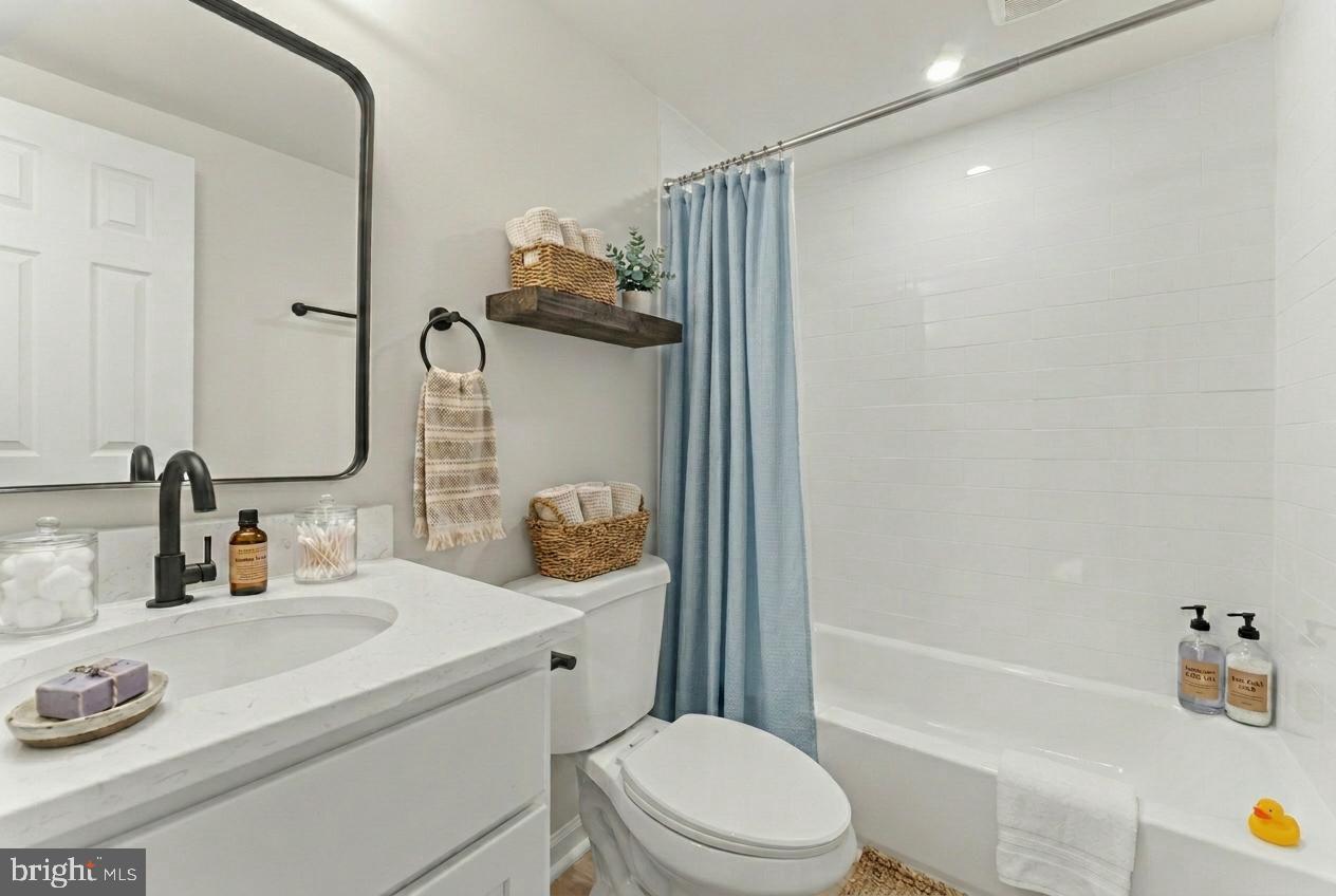 423 MCKINNEY ST, FREDERICKSBURG, Virginia 22401, 4 Bedrooms Bedrooms, ,2 BathroomsBathrooms,Residential,For sale,423 MCKINNEY ST,VAFB2009742 MLS # VAFB2009742