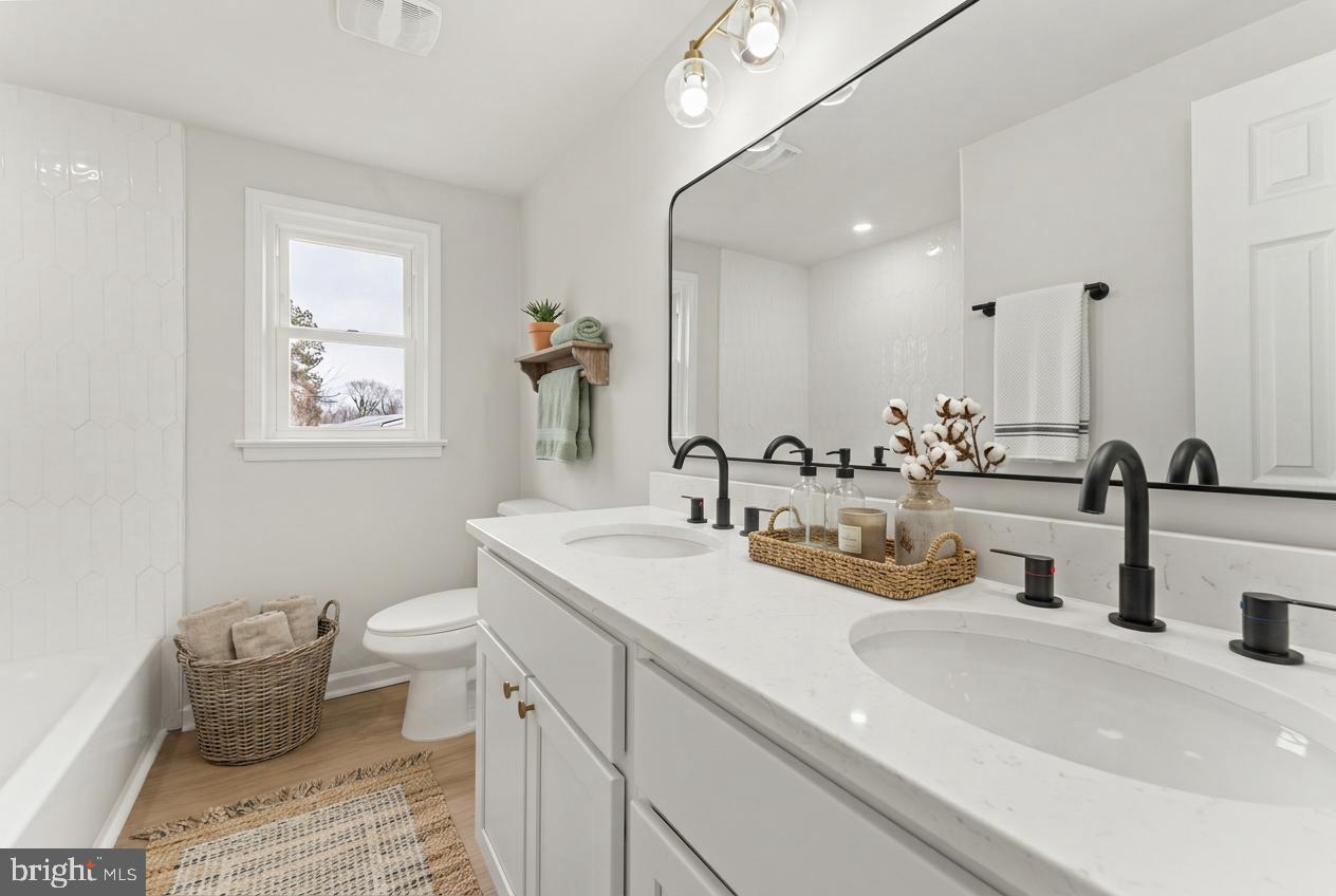 423 MCKINNEY ST, FREDERICKSBURG, Virginia 22401, 4 Bedrooms Bedrooms, ,2 BathroomsBathrooms,Residential,For sale,423 MCKINNEY ST,VAFB2009742 MLS # VAFB2009742