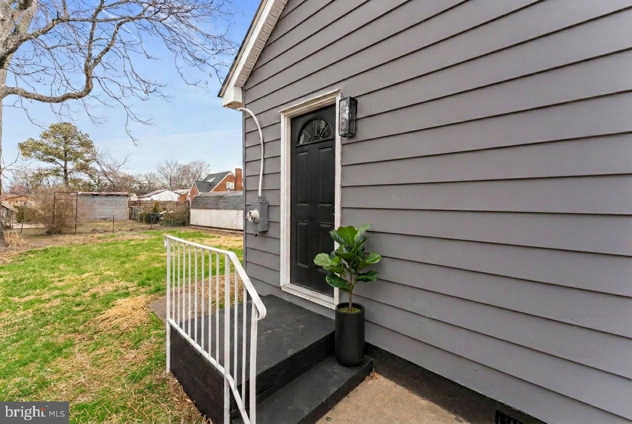 423 MCKINNEY ST, FREDERICKSBURG, Virginia 22401, 4 Bedrooms Bedrooms, ,2 BathroomsBathrooms,Residential,For sale,423 MCKINNEY ST,VAFB2009742 MLS # VAFB2009742