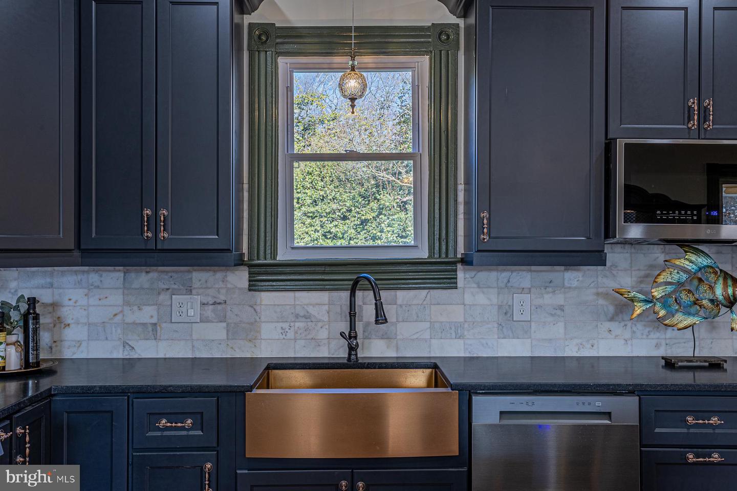 296 BEACH RD, WHITE STONE, Virginia 22578, 3 Bedrooms Bedrooms, ,2 BathroomsBathrooms,Residential,For sale,296 BEACH RD,VALV2000968 MLS # VALV2000968