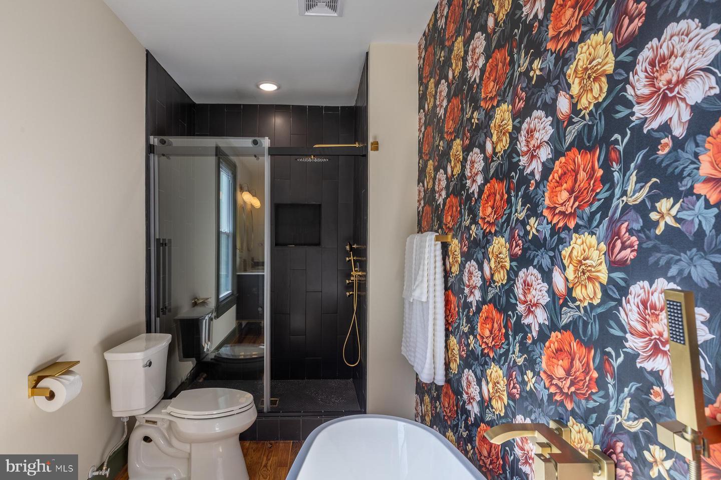 296 BEACH RD, WHITE STONE, Virginia 22578, 3 Bedrooms Bedrooms, ,2 BathroomsBathrooms,Residential,For sale,296 BEACH RD,VALV2000968 MLS # VALV2000968