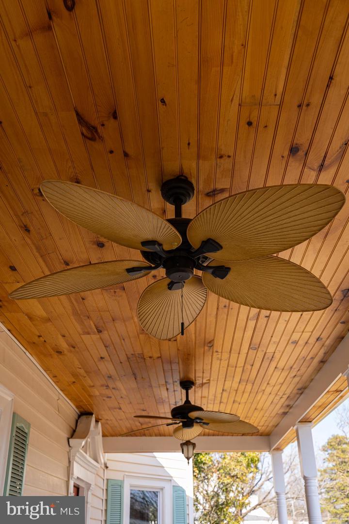 296 BEACH RD, WHITE STONE, Virginia 22578, 3 Bedrooms Bedrooms, ,2 BathroomsBathrooms,Residential,For sale,296 BEACH RD,VALV2000968 MLS # VALV2000968