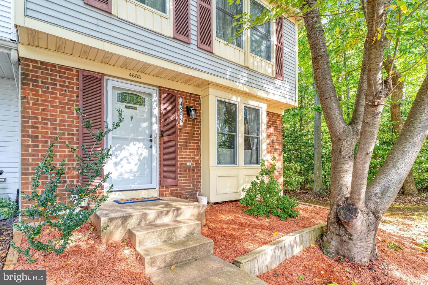 4888 SUGAR MAPLE LN, DUMFRIES, Virginia 22025, 3 Bedrooms Bedrooms, ,2 BathroomsBathrooms,Residential,For sale,4888 SUGAR MAPLE LN,VAPW2114174 MLS # VAPW2114174