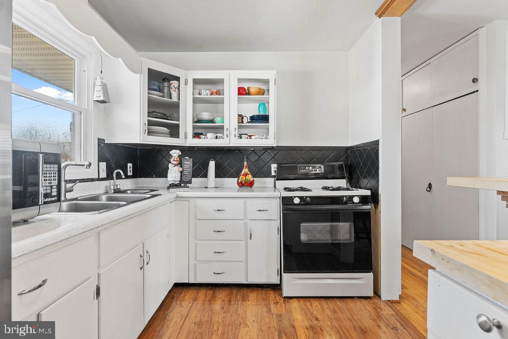 2712 LAFAYETTE BLVD, FREDERICKSBURG, Virginia 22408, 3 Bedrooms Bedrooms, ,2 BathroomsBathrooms,Residential,For sale,2712 LAFAYETTE BLVD,VASP2039828 MLS # VASP2039828