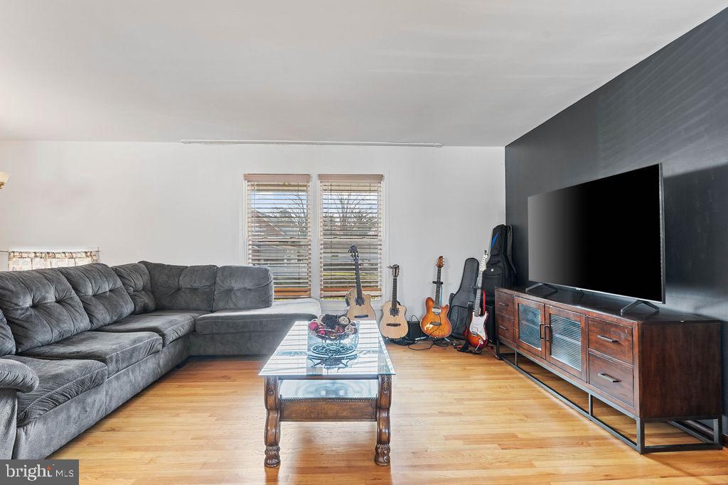 2712 LAFAYETTE BLVD, FREDERICKSBURG, Virginia 22408, 3 Bedrooms Bedrooms, ,2 BathroomsBathrooms,Residential,For sale,2712 LAFAYETTE BLVD,VASP2039828 MLS # VASP2039828