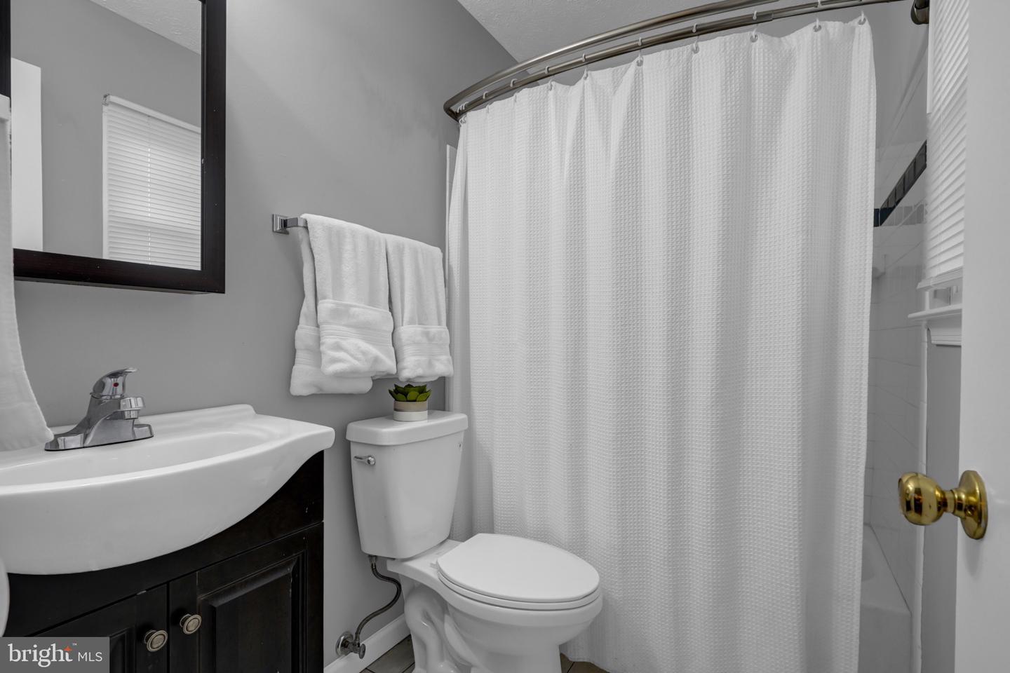 11009 THAXTON PL, FREDERICKSBURG, Virginia 22407, 2 Bedrooms Bedrooms, 10 Rooms Rooms,2 BathroomsBathrooms,Residential,For sale,11009 THAXTON PL,VASP2039834 MLS # VASP2039834