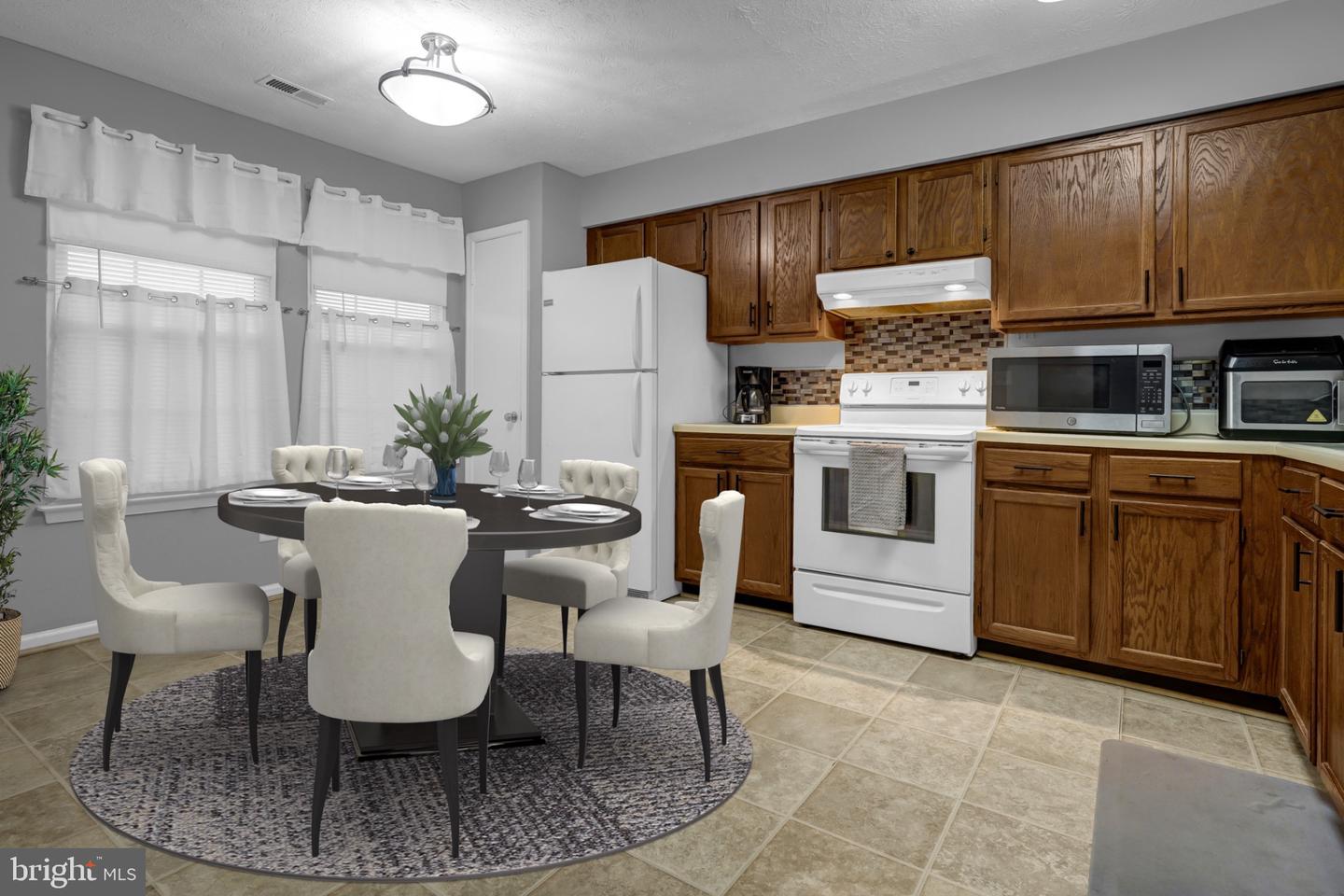 11009 THAXTON PL, FREDERICKSBURG, Virginia 22407, 2 Bedrooms Bedrooms, 10 Rooms Rooms,2 BathroomsBathrooms,Residential,For sale,11009 THAXTON PL,VASP2039834 MLS # VASP2039834