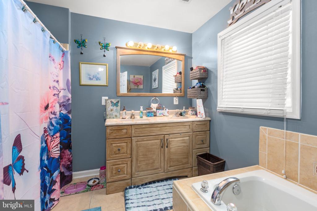 546 PALOMINO DR, LOUISA, Virginia 23093, 4 Bedrooms Bedrooms, ,2 BathroomsBathrooms,Residential,546 PALOMINO DR,VALA2009148 MLS # VALA2009148