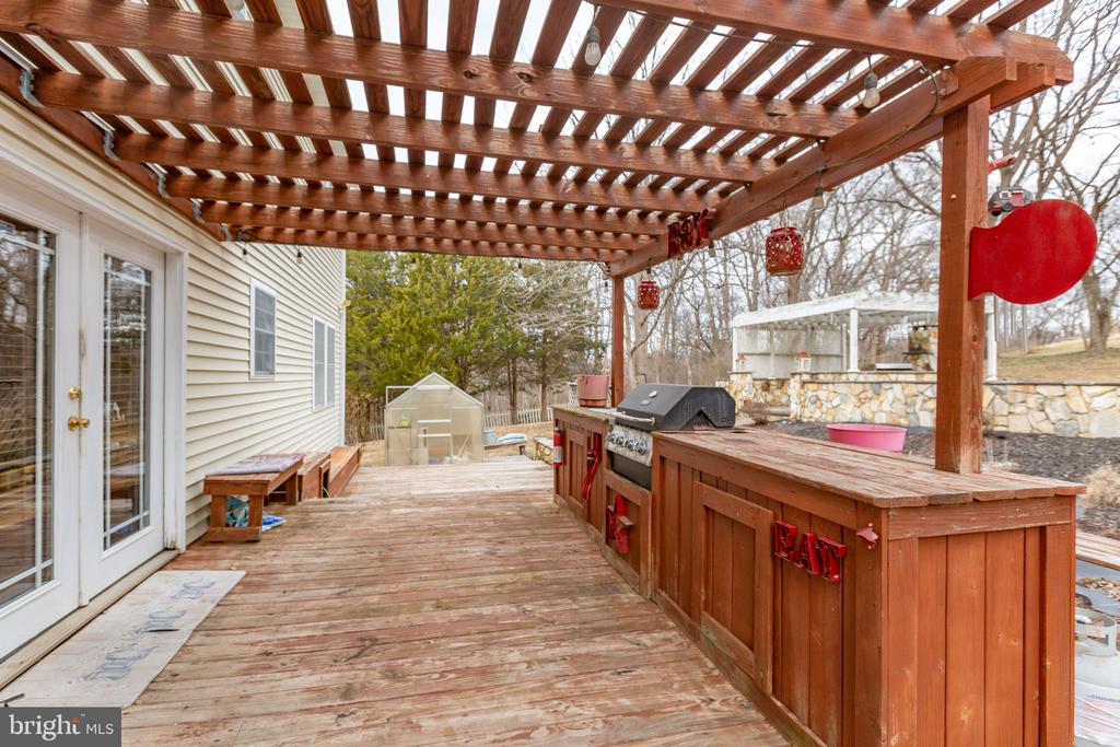 546 PALOMINO DR, LOUISA, Virginia 23093, 4 Bedrooms Bedrooms, ,2 BathroomsBathrooms,Residential,546 PALOMINO DR,VALA2009148 MLS # VALA2009148