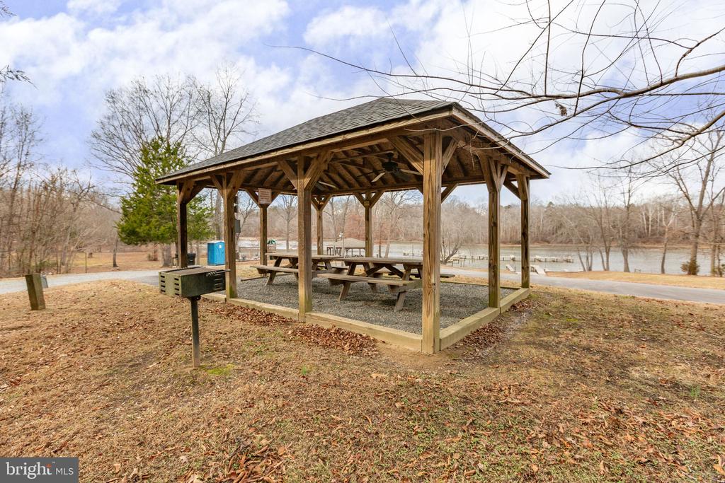 546 PALOMINO DR, LOUISA, Virginia 23093, 4 Bedrooms Bedrooms, ,2 BathroomsBathrooms,Residential,546 PALOMINO DR,VALA2009148 MLS # VALA2009148