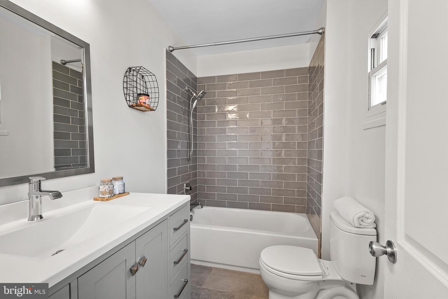 3109 20TH ST NE, WASHINGTON, District Of Columbia 20018, 3 Bedrooms Bedrooms, ,2 BathroomsBathrooms,Residential,For sale,3109 20TH ST NE,DCDC2243986 MLS # DCDC2243986