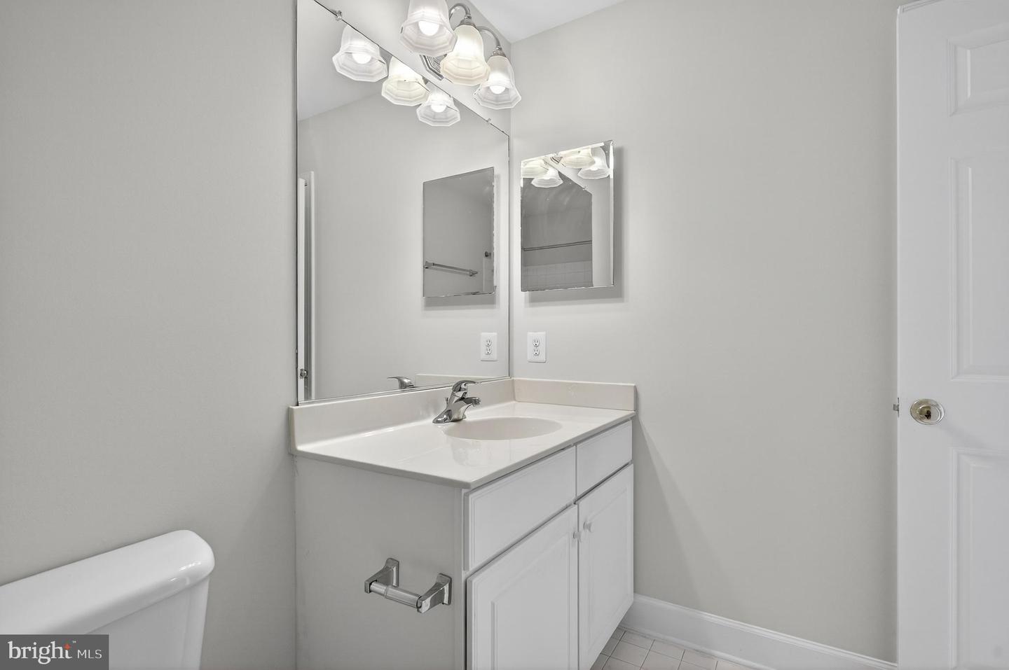 13717 MAPLE SUGAR LN, HERNDON, Virginia 20171, 4 Bedrooms Bedrooms, ,3 BathroomsBathrooms,Residential,For sale,13717 MAPLE SUGAR LN,VAFX2290826 MLS # VAFX2290826