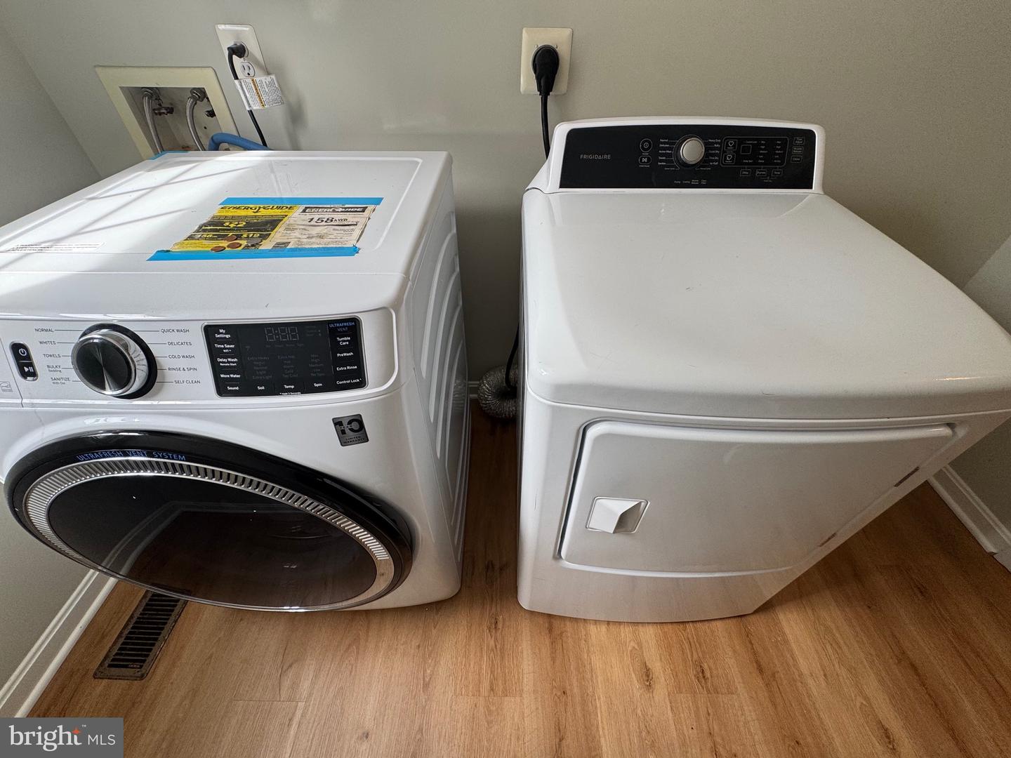 29 NEWBURY DR, STAFFORD, Virginia 22556, 5 Bedrooms Bedrooms, ,3 BathroomsBathrooms,Residential,For sale,29 NEWBURY DR,VAST2046180 MLS # VAST2046180