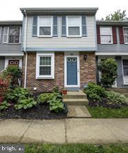 1604 10TH ST S, ARLINGTON, Virginia 22204, 3 Bedrooms Bedrooms, ,2 BathroomsBathrooms,Residential,For sale,1604 10TH ST S,VAAR2068924 MLS # VAAR2068924