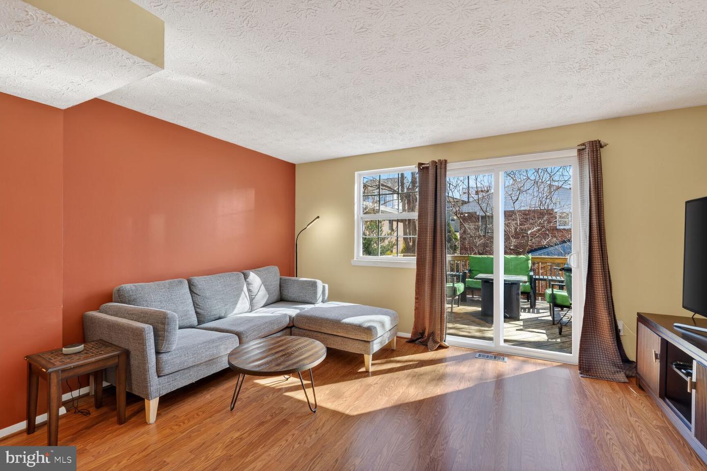 1604 10TH ST S, ARLINGTON, Virginia 22204, 3 Bedrooms Bedrooms, ,2 BathroomsBathrooms,Residential,For sale,1604 10TH ST S,VAAR2068924 MLS # VAAR2068924