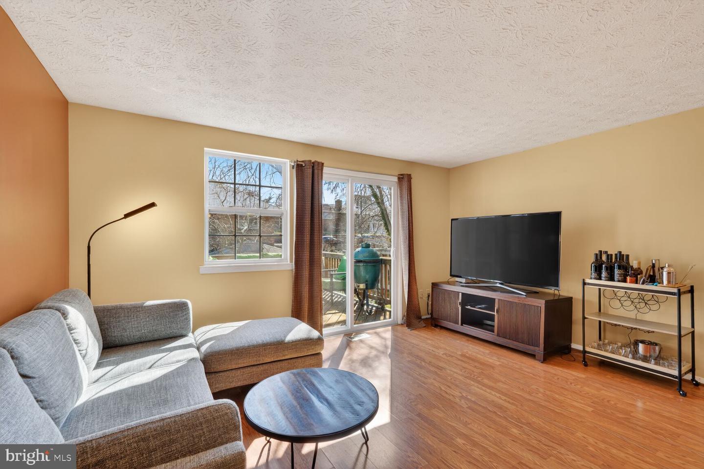 1604 10TH ST S, ARLINGTON, Virginia 22204, 3 Bedrooms Bedrooms, ,2 BathroomsBathrooms,Residential,For sale,1604 10TH ST S,VAAR2068924 MLS # VAAR2068924