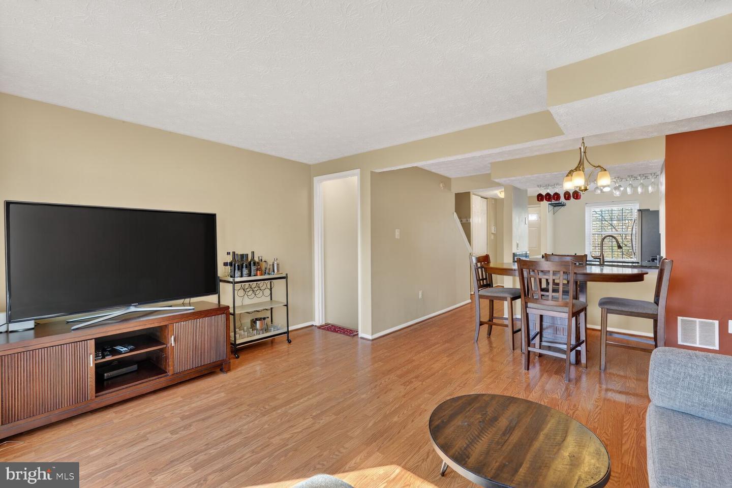 1604 10TH ST S, ARLINGTON, Virginia 22204, 3 Bedrooms Bedrooms, ,2 BathroomsBathrooms,Residential,For sale,1604 10TH ST S,VAAR2068924 MLS # VAAR2068924