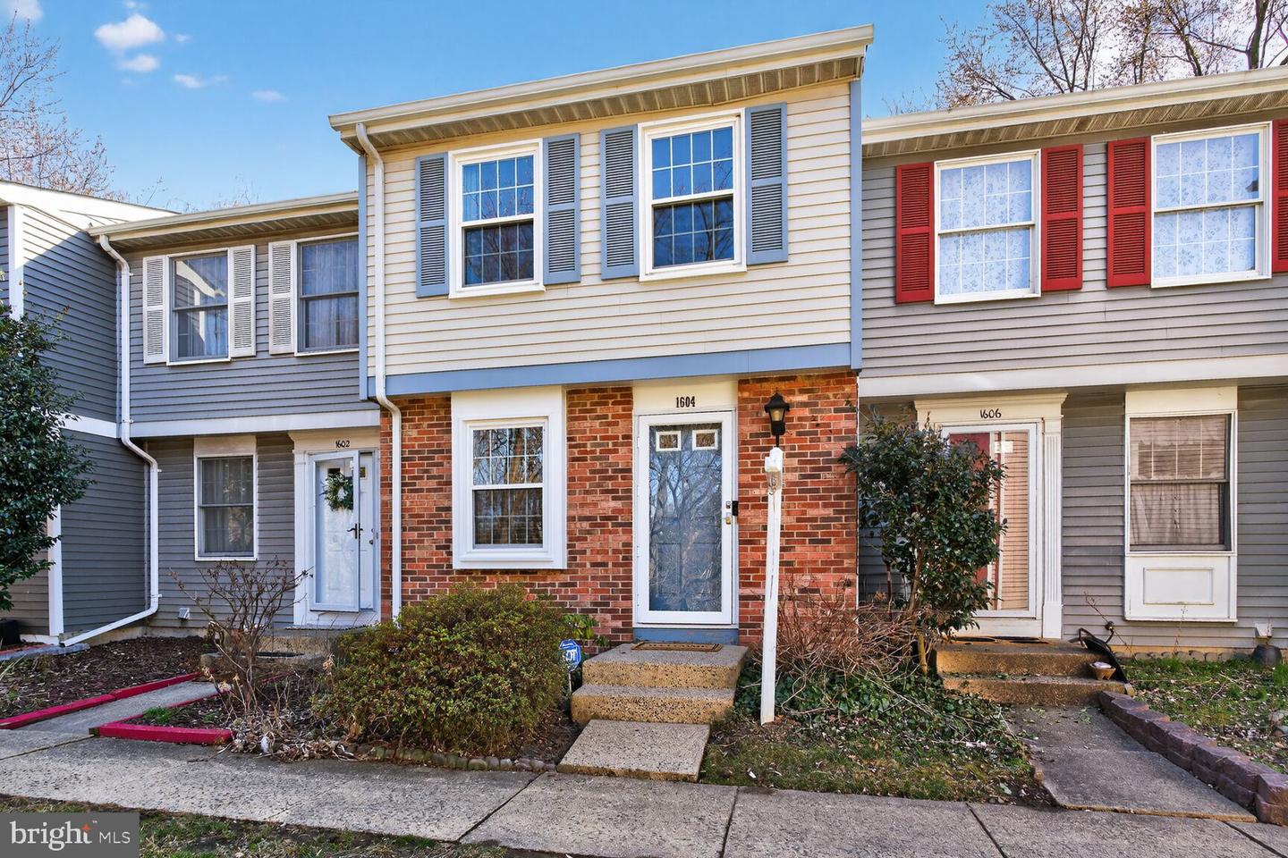 1604 10TH ST S, ARLINGTON, Virginia 22204, 3 Bedrooms Bedrooms, ,2 BathroomsBathrooms,Residential,For sale,1604 10TH ST S,VAAR2068924 MLS # VAAR2068924