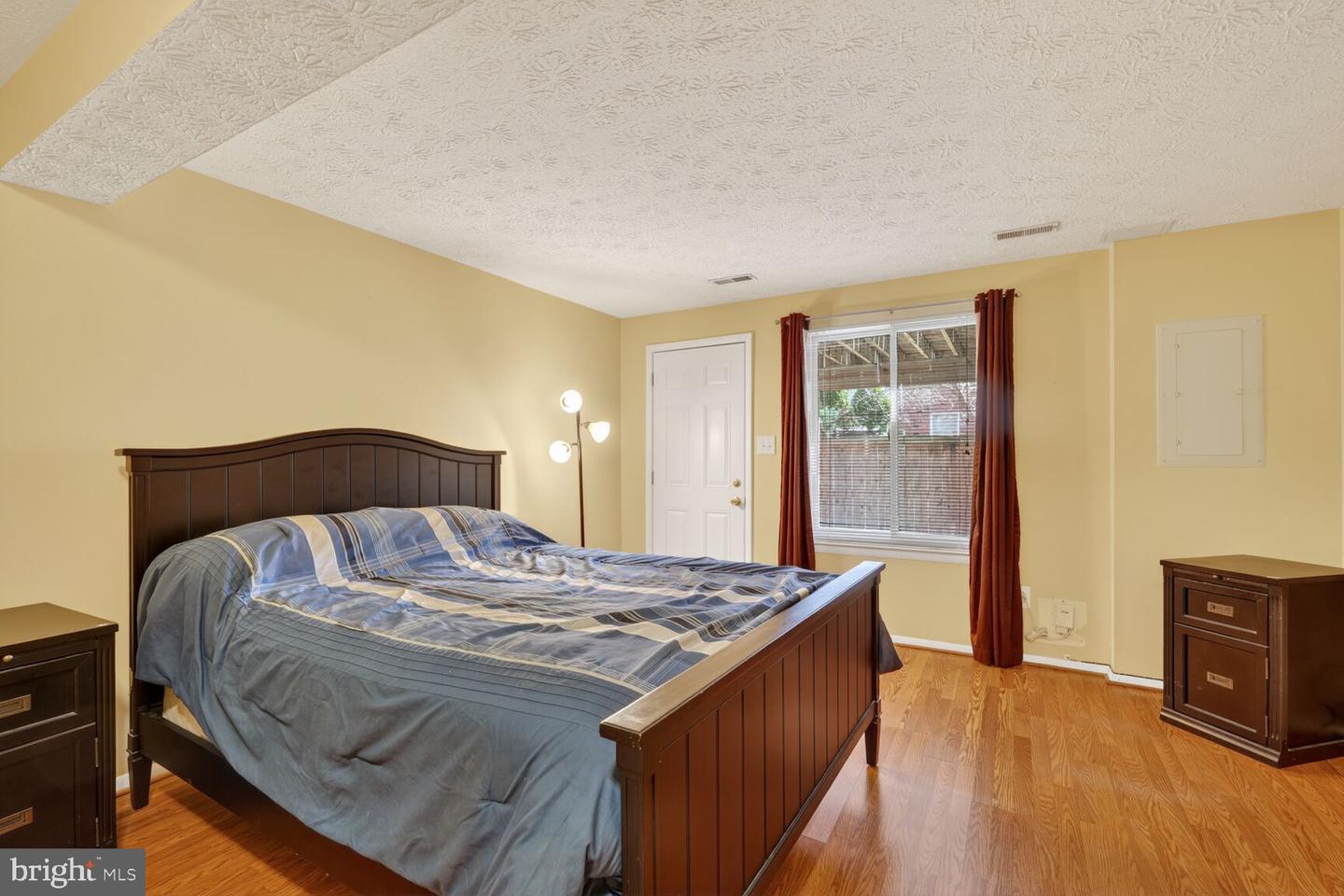 1604 10TH ST S, ARLINGTON, Virginia 22204, 3 Bedrooms Bedrooms, ,2 BathroomsBathrooms,Residential,For sale,1604 10TH ST S,VAAR2068924 MLS # VAAR2068924