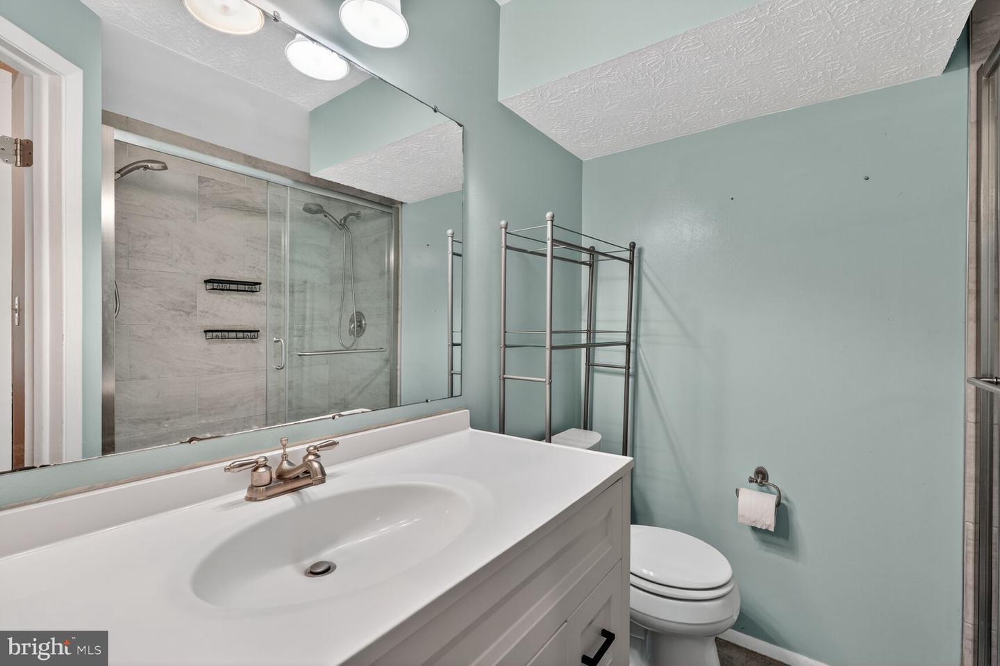 1604 10TH ST S, ARLINGTON, Virginia 22204, 3 Bedrooms Bedrooms, ,2 BathroomsBathrooms,Residential,For sale,1604 10TH ST S,VAAR2068924 MLS # VAAR2068924