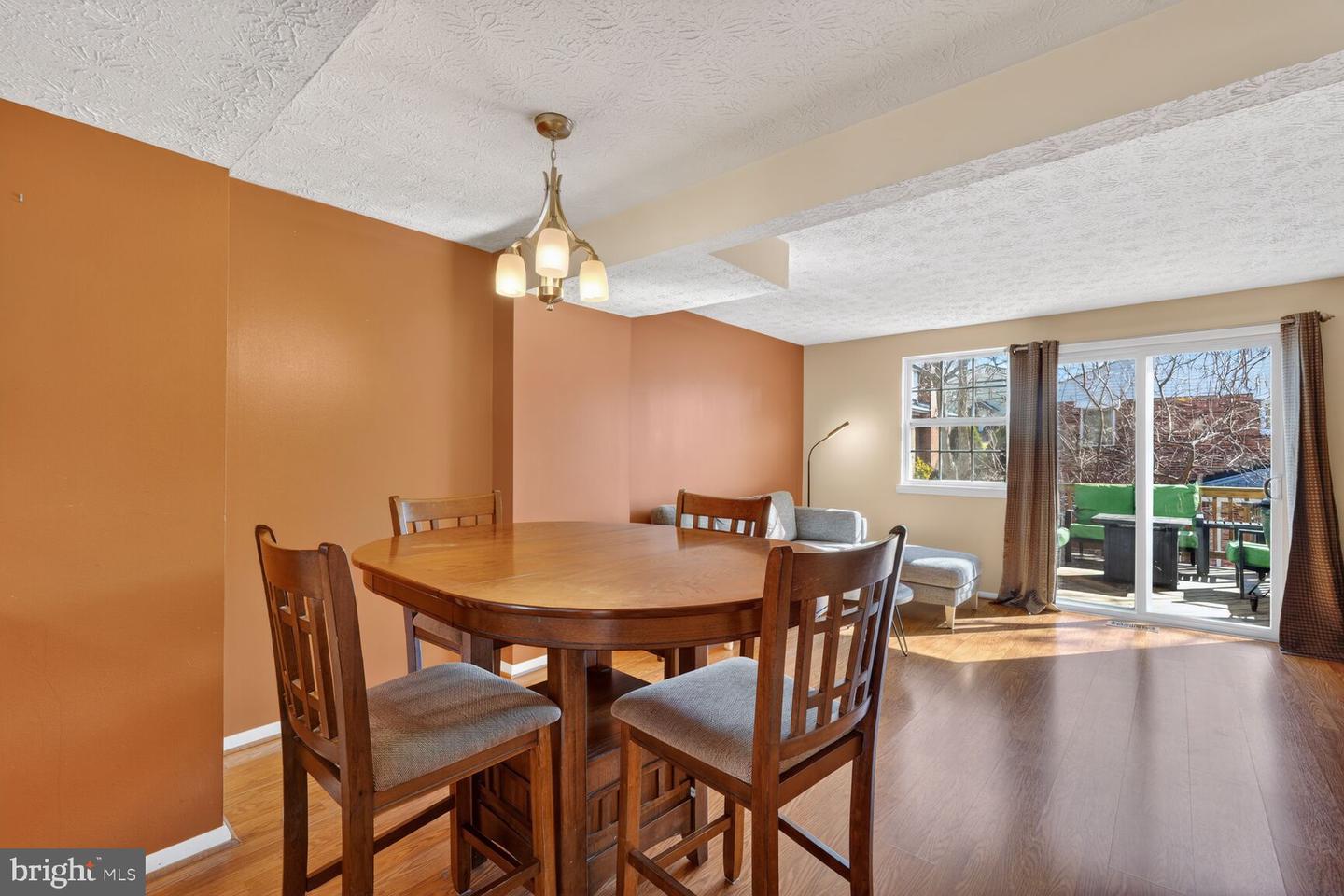 1604 10TH ST S, ARLINGTON, Virginia 22204, 3 Bedrooms Bedrooms, ,2 BathroomsBathrooms,Residential,For sale,1604 10TH ST S,VAAR2068924 MLS # VAAR2068924